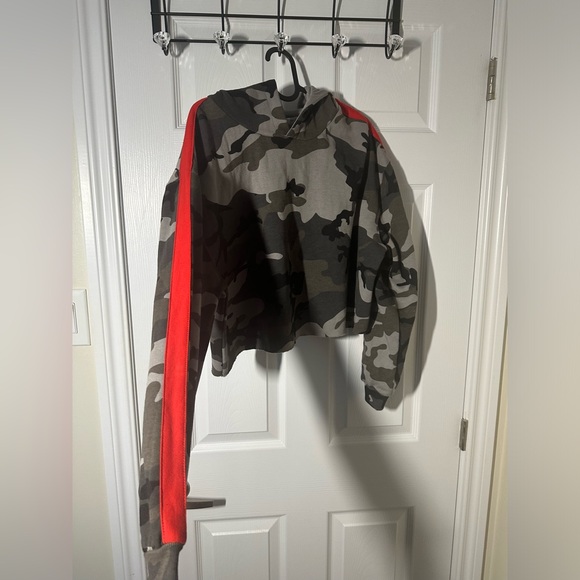 Grey Camo Crop Top Hoodie - Picture 2 of 4